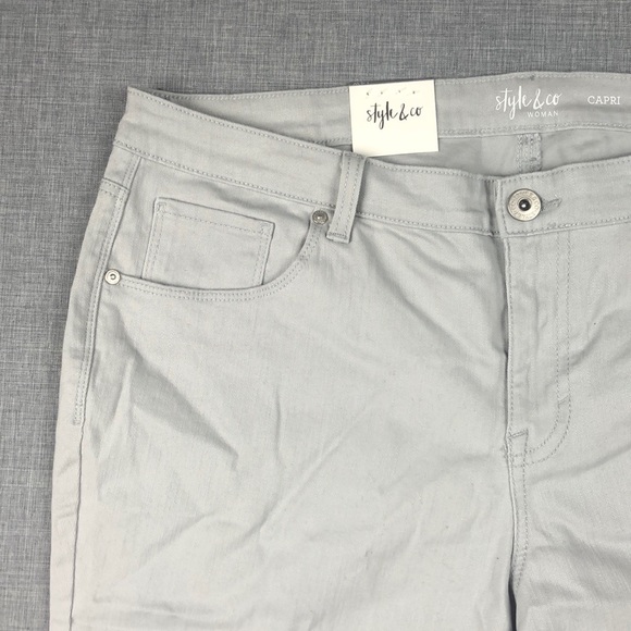 14W 24W Style & Co Light Gray Cuffed Capri Jeans - Picture 3 of 6